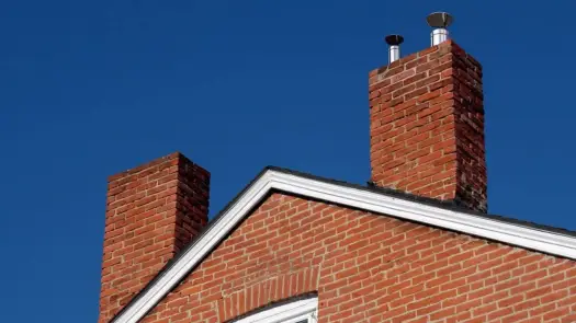 Komin z cegły - schemat budowy i jak uniknąć kosztownych błędów