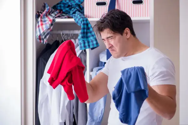 Jak usunąć zapach stęchlizny z mebli - Dlaczego perfumy to błąd?