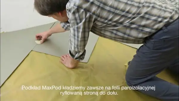 Jak kłaść piankę pod panele, aby uniknąć najczęstszych błędów