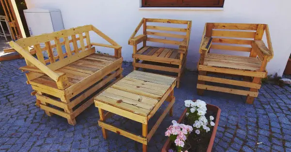Jak zrobić meble ogrodowe tanio i łatwo - krok po kroku